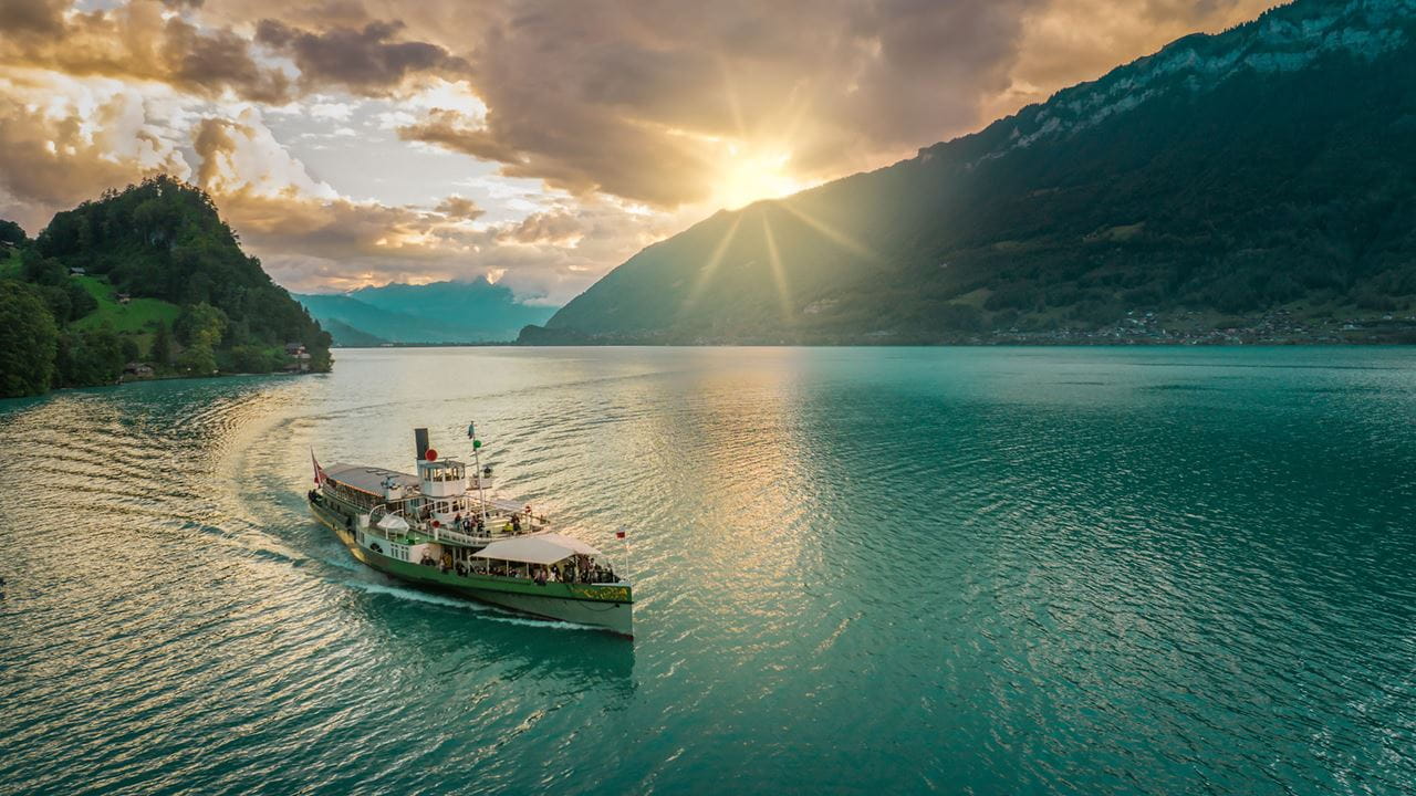 Schifffahrt Brienzersee - Ausflüge mit dem Zug