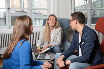 BLS-Mitarbeiter  BLS-Mitarbeiter an einem Meeting